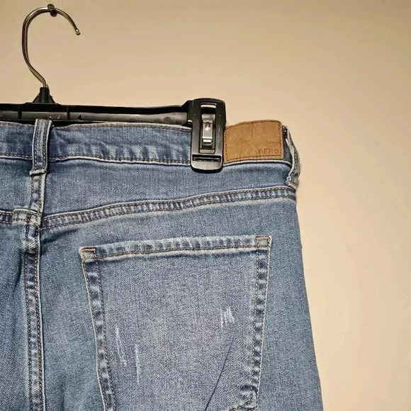 Aero High Rise Cheeky Jegging Women’s Size 12 Distressed Denim Jeans Blue - Picture 5 of 8